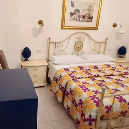 Mikros * ジャルディーニ・ナクソス