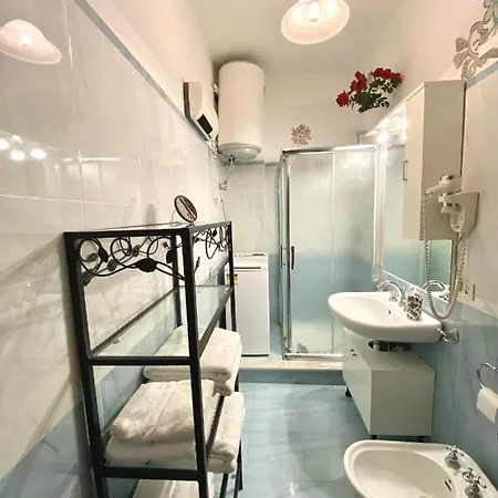 Mikros 贾迪尼-纳克索斯