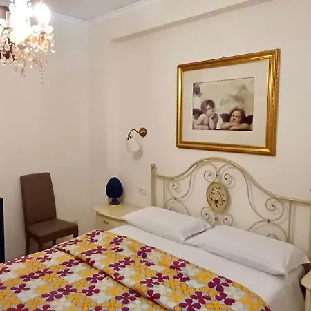 Mikros Giardini Naxos