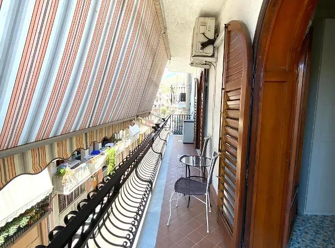 Mikros * Giardini Naxos