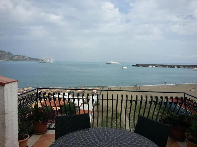 Apartment Mikros Giardini Naxos