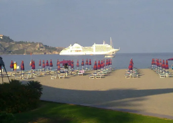 Mikros * Giardini Naxos