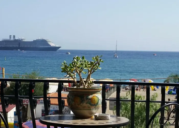 Lejlighed Mikros Giardini Naxos