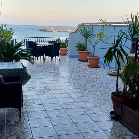 Mikros Front Sea
