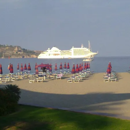 Mikros * Giardini Naxos