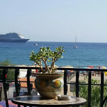 Lägenhet Mikros Giardini Naxos